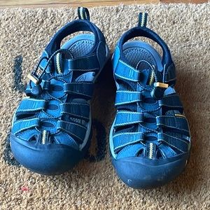 Keen Sandals size 7.5